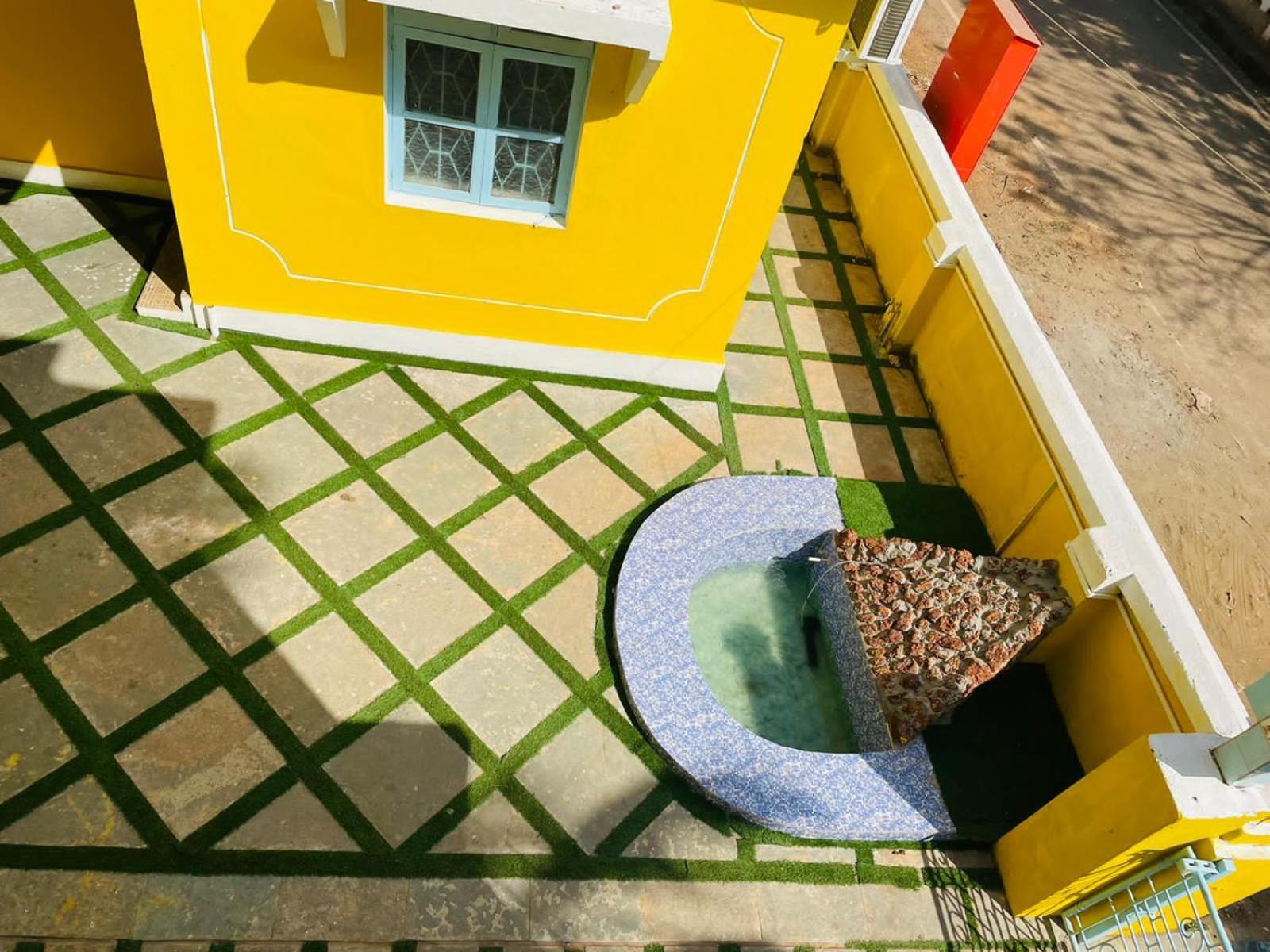 Trippy Spot Hostel & Cafe Vagator Bagian luar foto